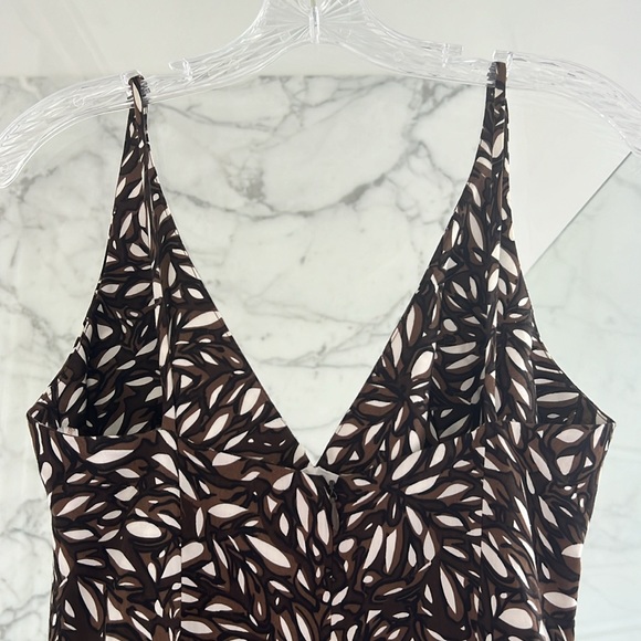 Beautiful Millie brown and white wiggle dress - Picture 4 of 11